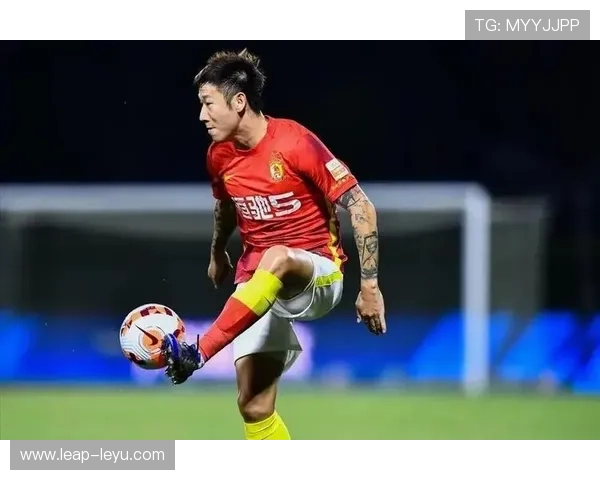 足球明星闪耀赛场激情演绎精彩瞬间全明星挑战赛盛大开启 足球明星闪耀赛场激情演绎精彩瞬间全明星挑战赛盛大开启