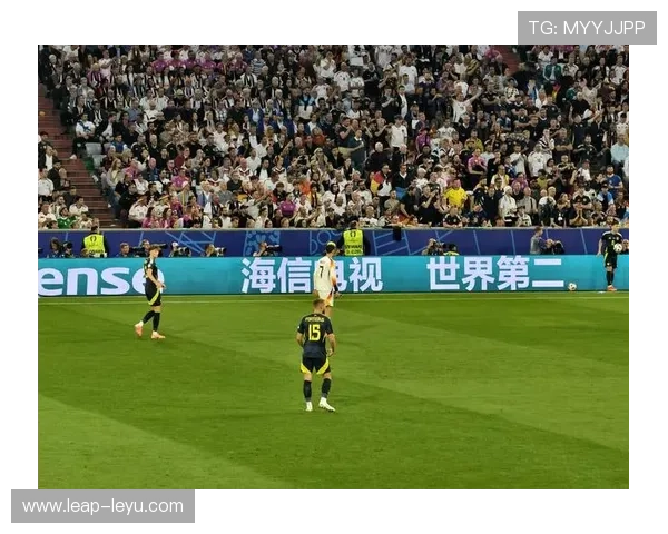 连线足球巨星探秘绿茵场上荣耀与背后不为人知的精彩故事 连线足球巨星探秘绿茵场上荣耀与背后不为人知的精彩故事